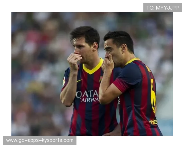 梅西在更衣室写下励志话语，队友争相合照