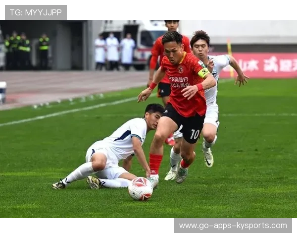 辽宁铁人门将出击果断，单刀扑救把比分守住