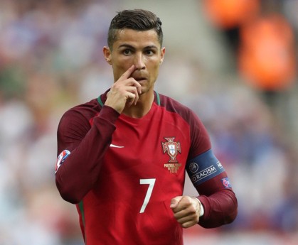 开云在线直播-上海申花被柔佛新山击败，亚冠小组赛处境艰难，上海申花集锦