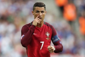 开云在线直播-上海申花被柔佛新山击败，亚冠小组赛处境艰难，上海申花集锦